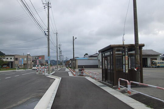 /pref-toyama/himi/g060917/himieigyosho-busDSCF0287.JPG 氷見営業所前バス停(高速バス) の写真(85) 2006年09月17日