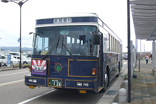/pref-toyama/himi/g060917/me-himiDSCF0262.JPG 道の駅 氷見・フィッシャーマンズワーフ海鮮館 の写真(85) 2006年09月17日