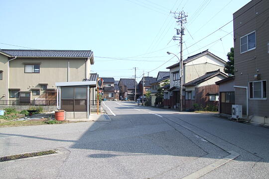 /pref-toyama/imizu/g061014/horiokaDSCF2132.JPG 堀岡発着所前(新港東口) の写真(89) 2006年10月14日