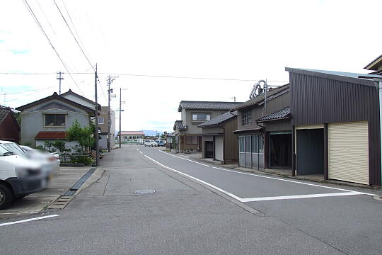 /pref-toyama/imizu/g070917/horiokaDSCF0886.JPG 堀岡発着所前(新港東口) の写真(84) 2007年09月17日