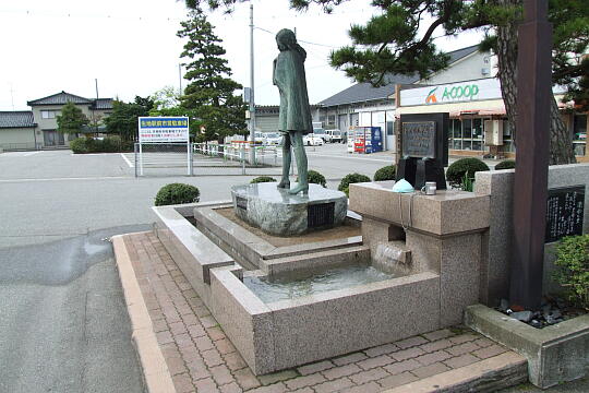 /pref-toyama/kurobe/g090504/ikuji-stnDSCF7212.JPG JR生地駅 の写真(83) 2009年05月04日