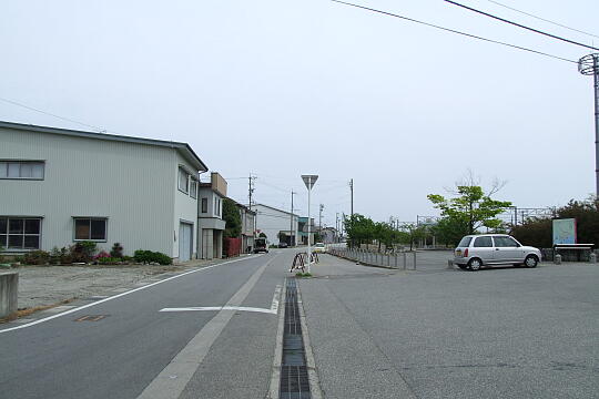 /pref-toyama/kurobe/g090504/ikuji-stnDSCF7217.JPG JR生地駅 の写真(85) 2009年05月04日