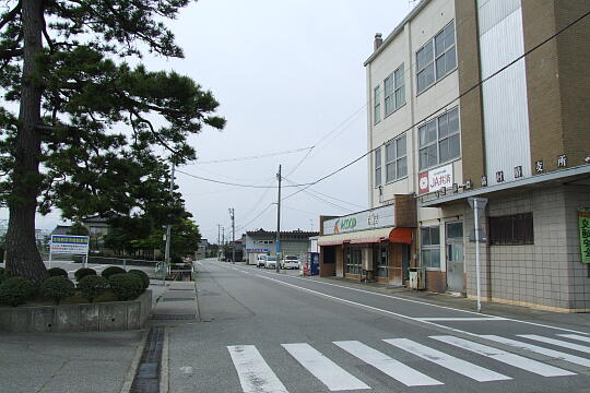 /pref-toyama/kurobe/g090504/ikuji-stnDSCF7219.JPG JR生地駅 の写真(86) 2009年05月04日