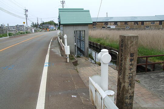 /pref-toyama/kurobe/g090504/no01DSCF7014.JPG 〔No.01〕みどり町の清水 の写真(86) 2009年05月04日