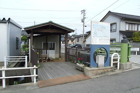 /pref-toyama/kurobe/g090504/no05DSCF6945.JPG 〔No.05〕神明町の共同洗い場 の写真(87) 2009年05月04日