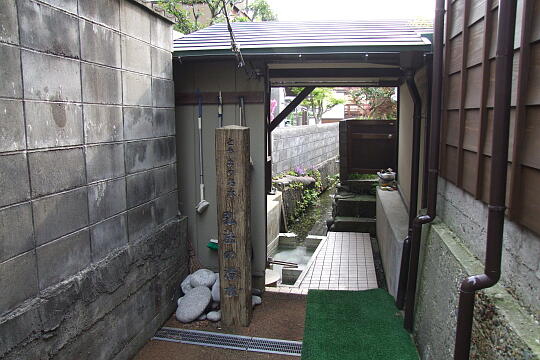/pref-toyama/kurobe/g090504/no07DSCF6901.JPG 〔No.07〕弘法の清水(神明町西) の写真(84) 2009年05月04日