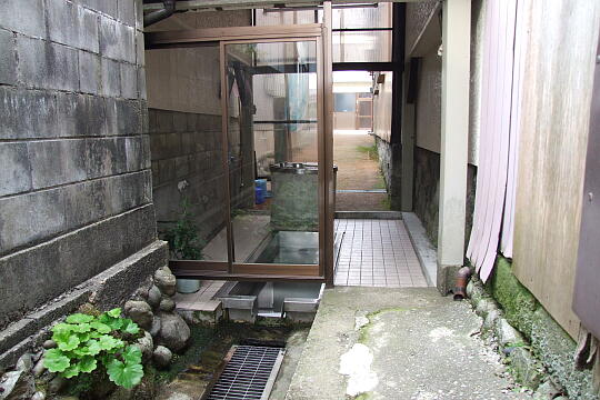 /pref-toyama/kurobe/g090504/no08DSCF7024.JPG 〔No.08〕弘法の清水(神明町東) の写真(83) 2009年05月04日