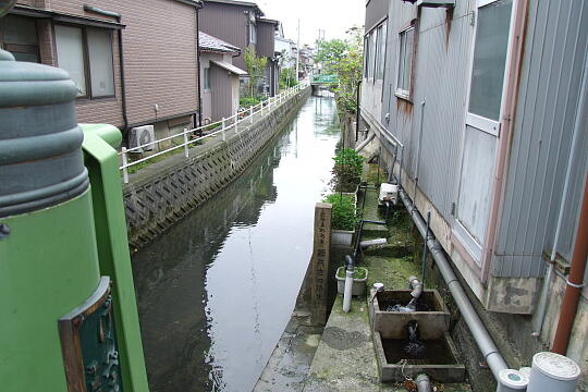/pref-toyama/kurobe/g090504/no15DSCF7119.JPG 〔No.15〕源兵サの清水 の写真(84) 2009年05月04日