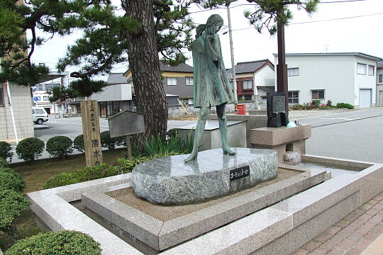 /pref-toyama/kurobe/g090504/no50DSCF7200.JPG 〔No.**〕生地駅前の清水 の写真(82) 2009年05月04日