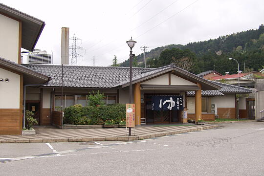 /pref-toyama/nanto/g060503/me-inamiP5035789.JPG 道の駅 井波(いなみ木彫りの里 創遊館) の写真(86) 2006年05月03日