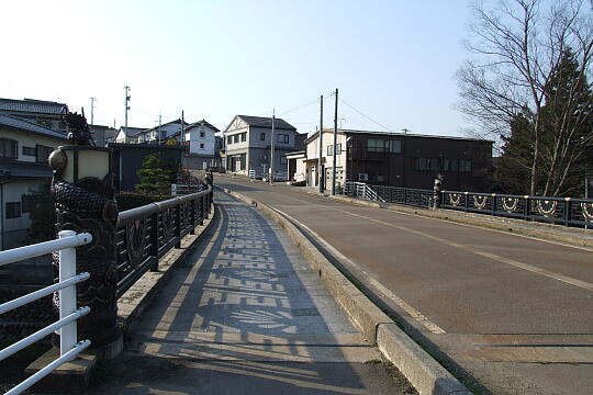 /pref-toyama/nanto/g080406/jo-kakuryuhashiDSCF8358.JPG 〔城端〕郭龍橋(かくりゅうはし) の写真(84) 2008年04月06日