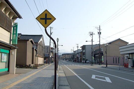 /pref-toyama/nanto/g080406/jo-nishimachidoriDSCF8433.JPG 〔城端〕西町通り(国道304号線) の写真(84) 2008年04月06日