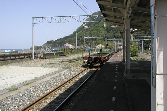 /pref-toyama/nyuzen/g050503/ichiburi-stnP5032183.JPG 市振駅 の写真(84) 2005年05月03日