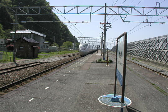 /pref-toyama/nyuzen/g050503/ichiburi-stnP5032184.JPG 市振駅 の写真(85) 2005年05月03日