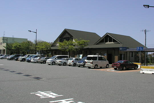 /pref-toyama/nyuzen/g050503/me-ichiburiP5032174.JPG 道の駅 越後市振の関 の写真(81) 2005年05月03日