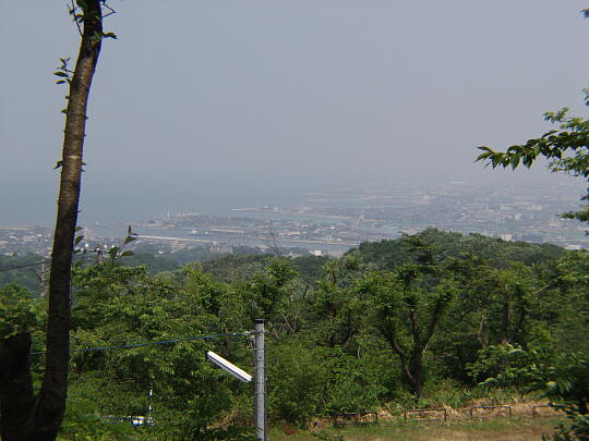 /pref-toyama/takaoka/g050625/heiwanokaneP6254537.JPG 平和の鐘(二上山万葉ライン) の写真(85) 2005年06月25日