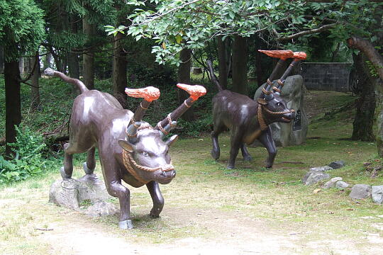/pref-toyama/tonami/g070708/kagyu-kurikaraDSCF6977.JPG 火牛の像(倶利伽羅峠) の写真(83) 2007年07月08日