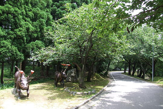 /pref-toyama/tonami/g070708/kagyu-kurikaraDSCF6987.JPG 火牛の像(倶利伽羅峠) の写真(85) 2007年07月08日