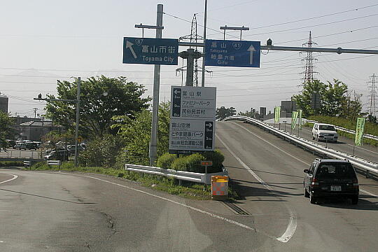 /pref-toyama/toyama/g050503/toyama-icP5032036.JPG 北陸自動車道 富山インター の写真(82) 2005年05月03日