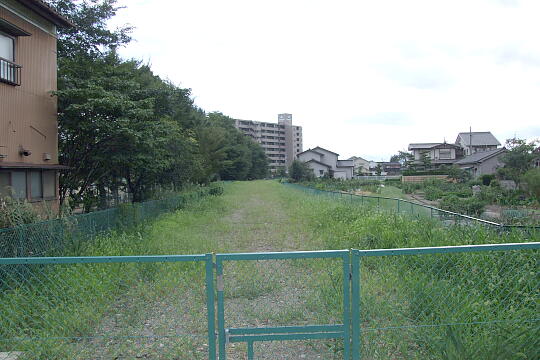 /pref-toyama/toyama/g070917/tlr-kyusenDSCF1199.JPG 旧線跡(奥田中学校前付近) の写真(82) 2007年09月17日