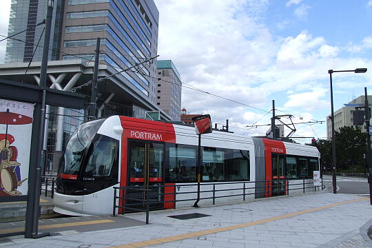 /pref-toyama/toyama/g070917/tlr-toyamaekikitaDSCF1121.JPG ポートラム 富山駅北電停 の写真(82) 2007年09月17日