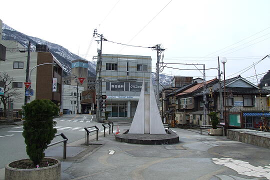 /pref-toyama/unazuki/g080323/unazukionsen-ekimaeDSCF7838.JPG 富山地方鉄道 宇奈月温泉駅前 の写真(82) 2008年03月23日