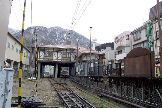 /pref-toyama/unazuki/g080323/unazukionsen-stnDSCF7551.JPG 富山地方鉄道 宇奈月温泉駅 の写真(84) 2008年03月23日