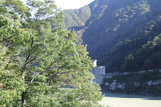 /pref-toyama/unazuki/g091012/dai2-tenboDSCF1023.JPG うなづき湖 第2展望広場 の写真(86) 2009年10月12日