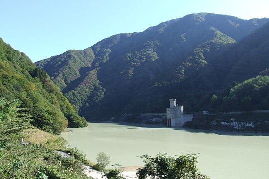 /pref-toyama/unazuki/g091012/dai2-tenboDSCF1026.JPG うなづき湖 第2展望広場 の写真(87) 2009年10月12日