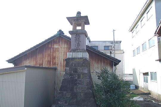 /pref-toyama/uozu/g061014/mantodaiDSCF2507.JPG 万燈台 の写真(82) 2006年10月14日