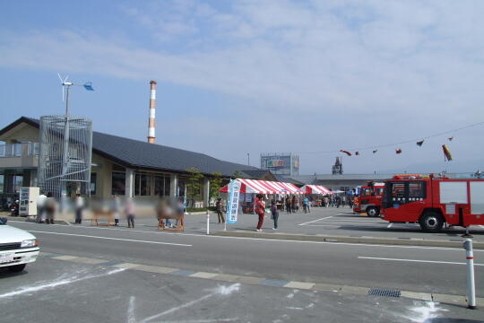 /pref-toyama/uozu/g061014/uminoeki-shinkiroDSCF2385.JPG 海の駅 蜃気楼 の写真(81) 2006年10月14日