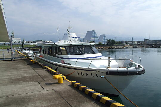 /pref-toyama/uozu/g061014/uozu-yuransenDSCF2401.JPG しんきろう遊覧船 の写真(82) 2006年10月14日