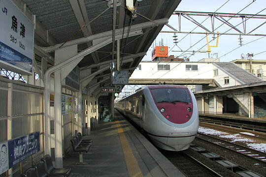/pref-toyama/uozu/g070101/uozu-stnP1014573.JPG 魚津駅 の写真(83) 2007年01月01日