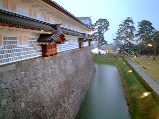 /sv-kenroku/gazo512/gazo011103/jo-uchibori169.jpg