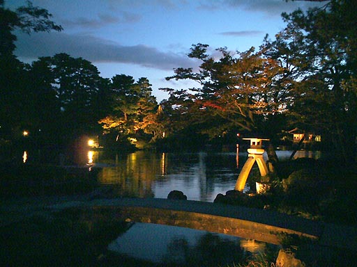 /sv-kenroku/gazo512/gazo011110/ken-kotoji-night241.jpg