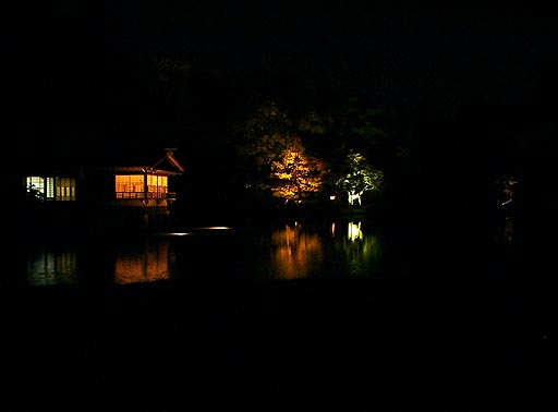 /sv-kenroku/gazo512/gazo011110/ken-uchihashitei-night187.jpg