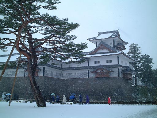 /sv-kenroku/gazo512/gazo020106/jo-hishiyagura084.jpg