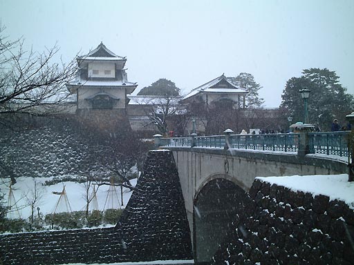 /sv-kenroku/gazo512/gazo020106/jo-ishikawamon075.jpg