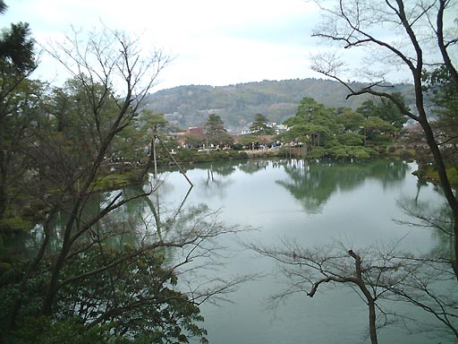 /sv-kenroku/gazo512/gazo020330/ken-kasumigaike058.jpg