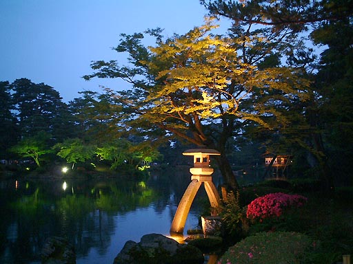 /sv-kenroku/gazo512/gazo020607/ken-kotoji-night209.jpg