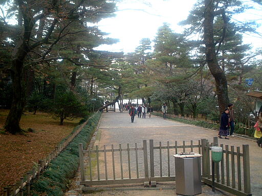 /sv-kenroku/gazo512/gazo021124/ken-mayumizaka750.jpg