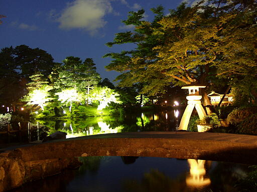 /sv-kenroku/gazo512/gazo040613/ken-kotoji-night0185.jpg