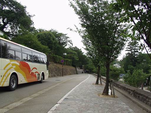/sv-kenroku/gazo512/gazo040703/ken-gate-kamisaka7030446.jpg
