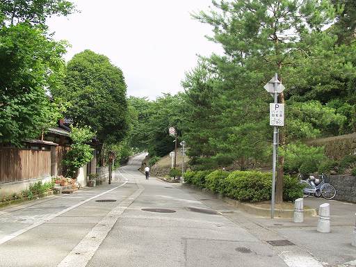 /sv-kenroku/gazo512/gazo040703/ken-gate-sakuragaoka7030452.jpg