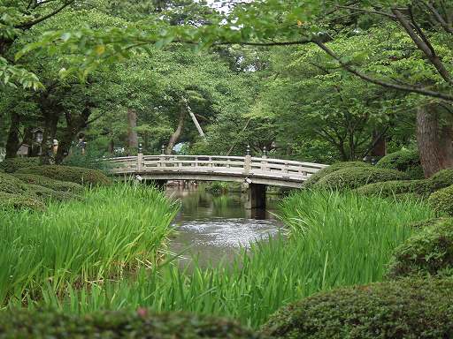 /sv-kenroku/gazo512/gazo040703/ken-hanamibashi7030394.jpg