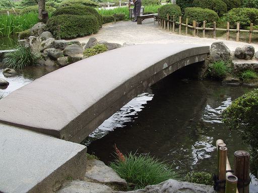 /sv-kenroku/gazo512/gazo040703/ken-nijibashi7030368.jpg